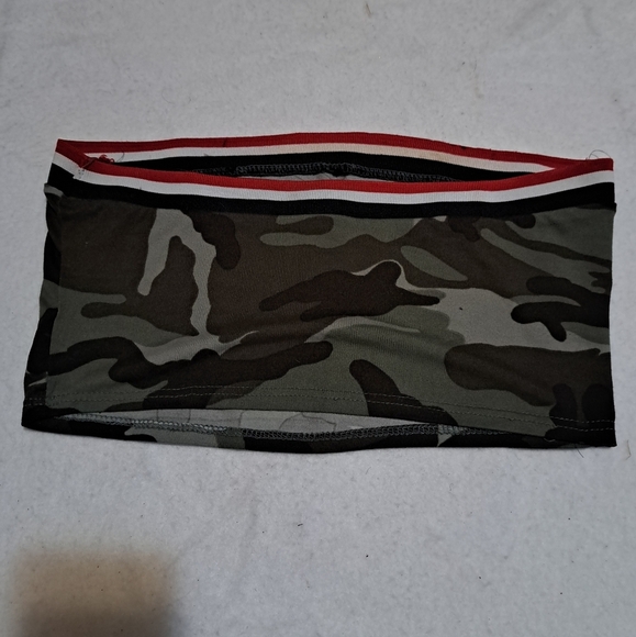 3/$15 Streetwear  society camo crop top - Picture 2 of 4